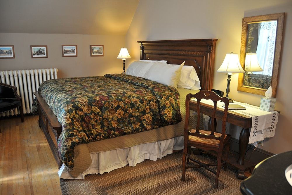 George Mackie Room with massive oak king bed