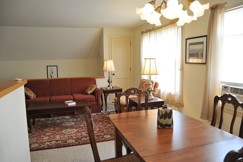 Robert Burns Suite apartment above the carriage house with living area